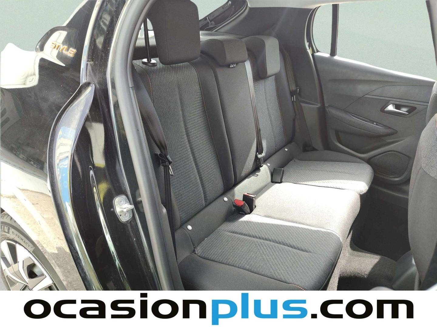 Peugeot 208 Peugeot 208 Style Hybrid 100 eDCS6 (100 CV) automático