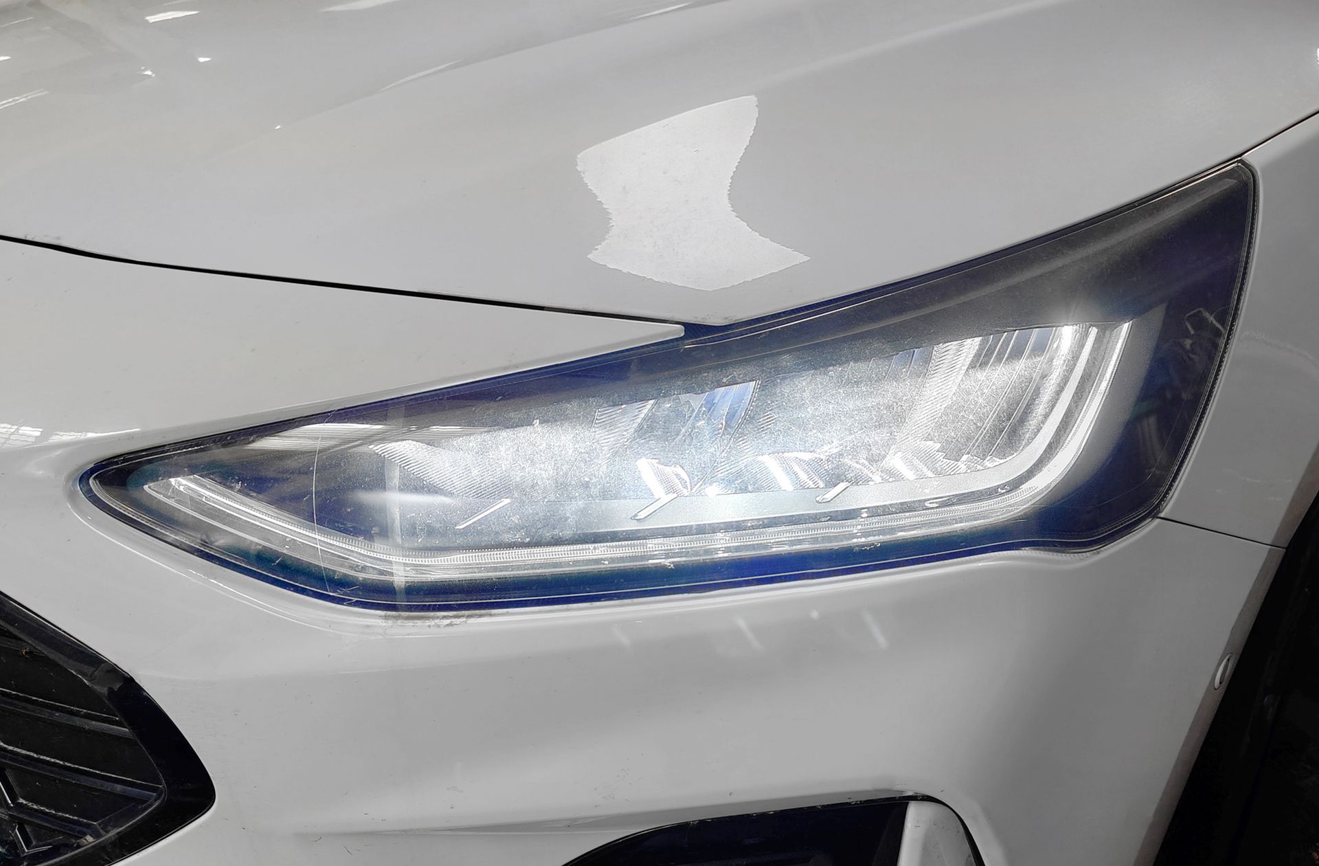 Ford Focus 1.0 EcoBoost MHEV ST-Line - foto 16