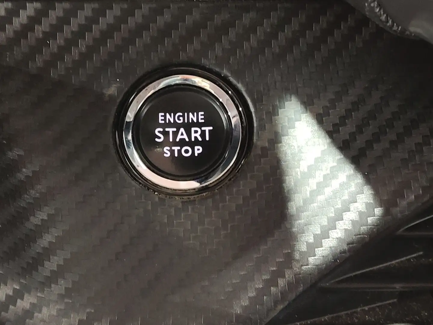 Foto Peugeot 2008 Peugeot 2008 BlueHDi 100 S&S Allure (100 CV)