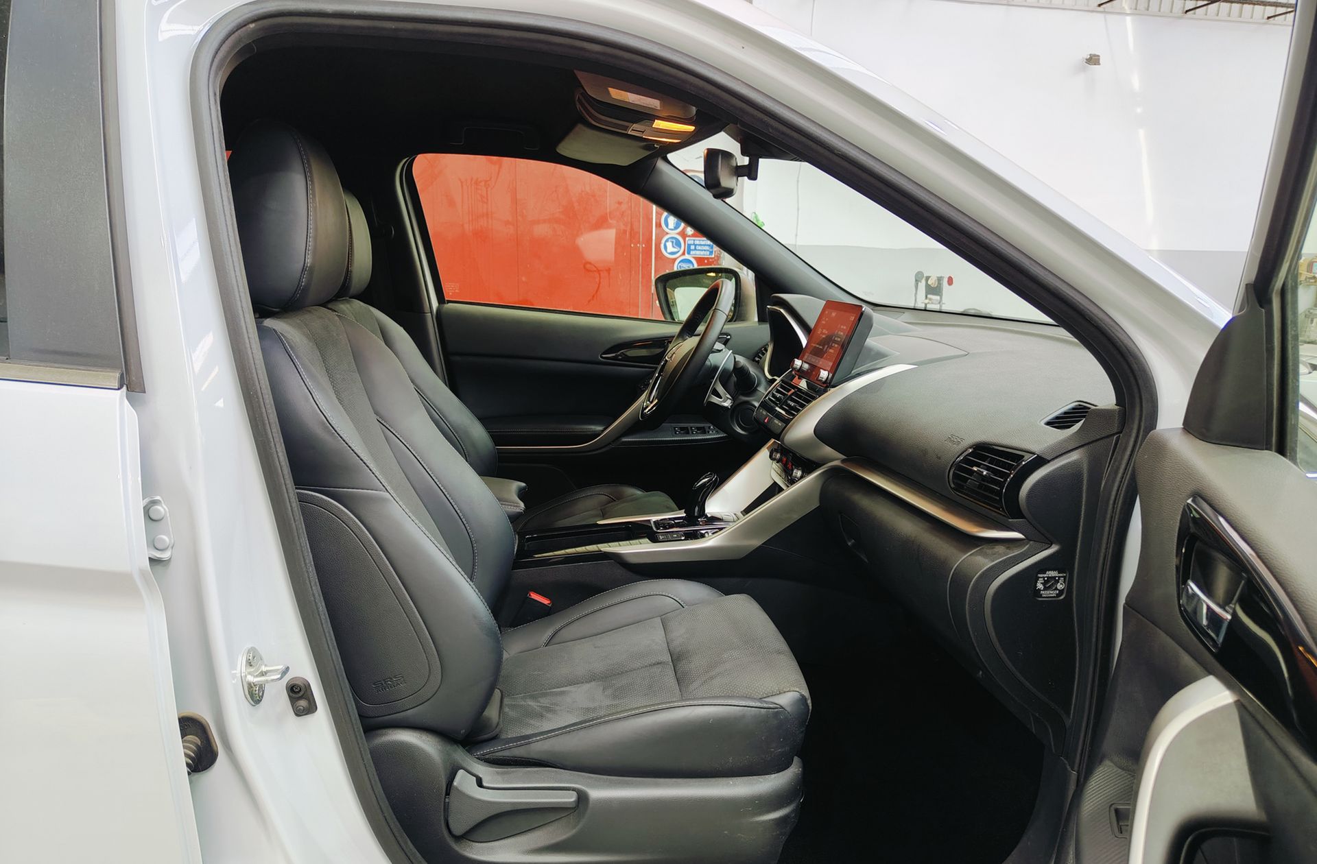 Mitsubishi Eclipse Cross 2.4 PHEV Kaiteki 4WD - foto 21