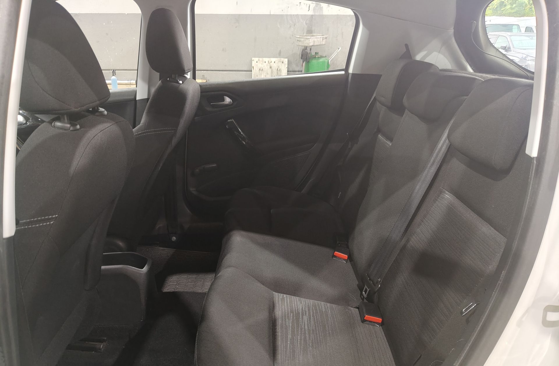 Peugeot 208 1.4 HDi Business Line - foto 9