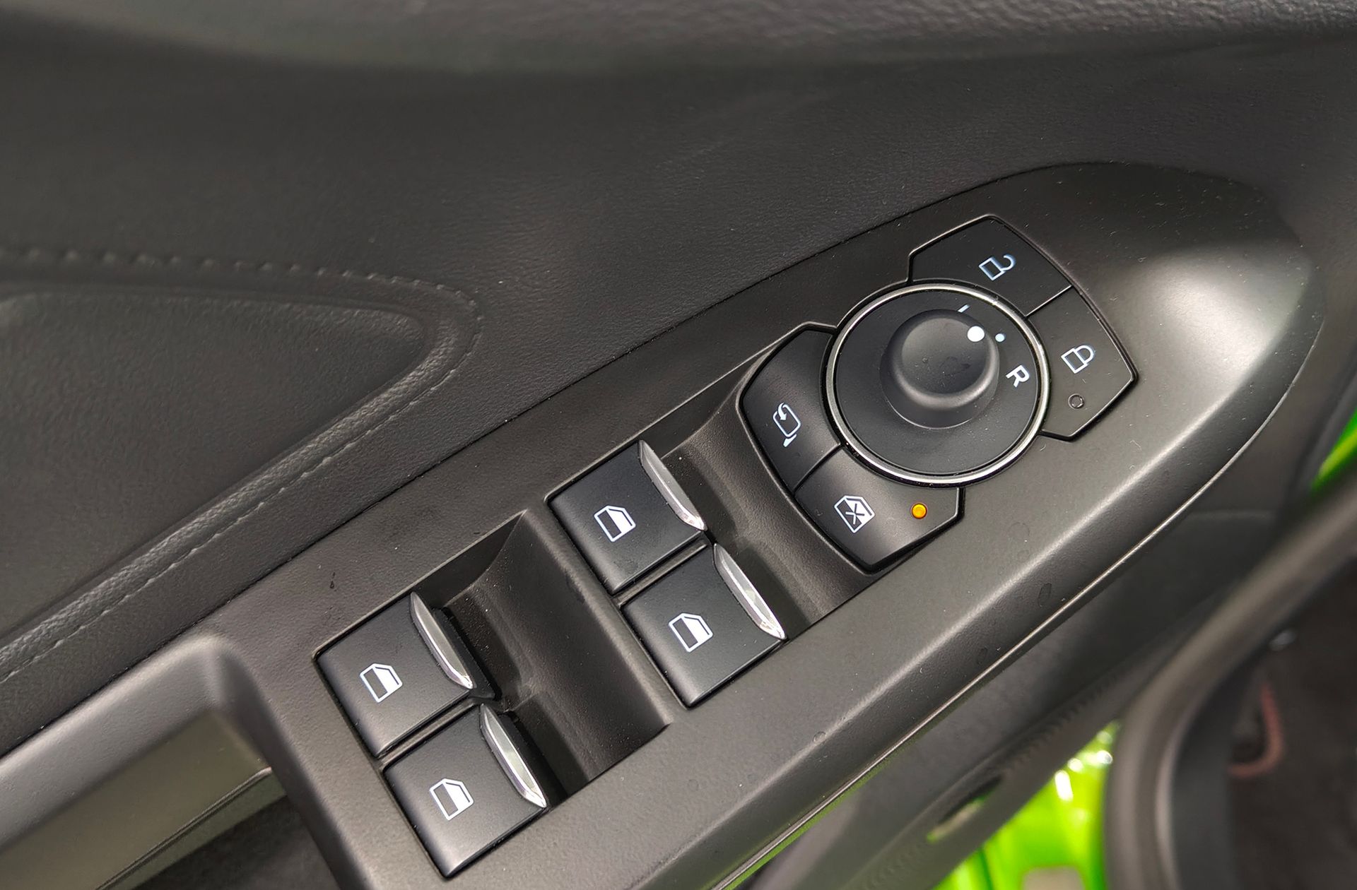 Ford Focus 2.3 EcoBoost ST - foto 42