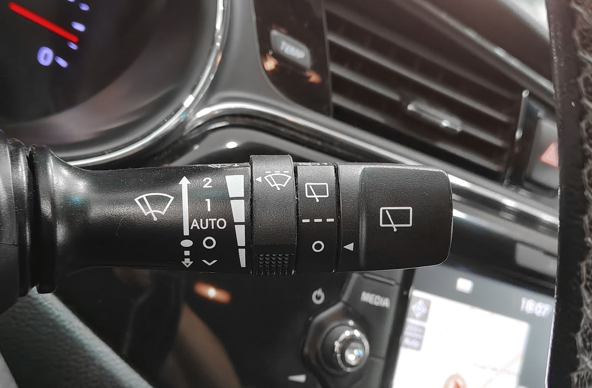 Kia Ceed 1.0 T-GDi Eco-Dynamics x-Tech - foto 30