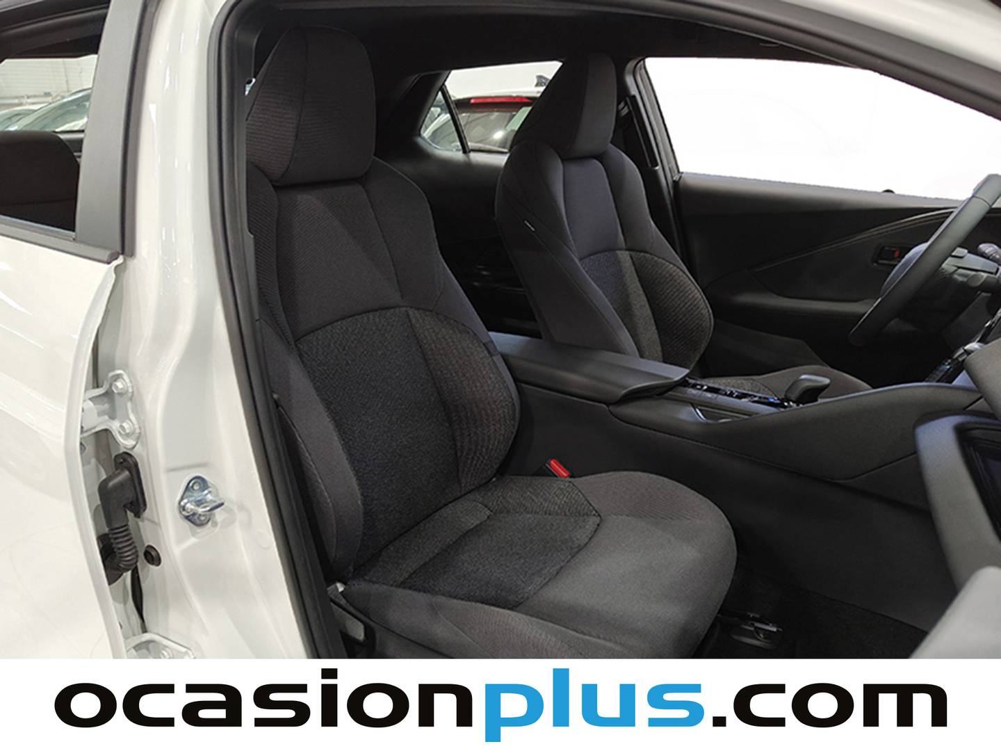 Toyota C-HR Toyota C-HR 1.8 140H Active (140 CV) seminuevo