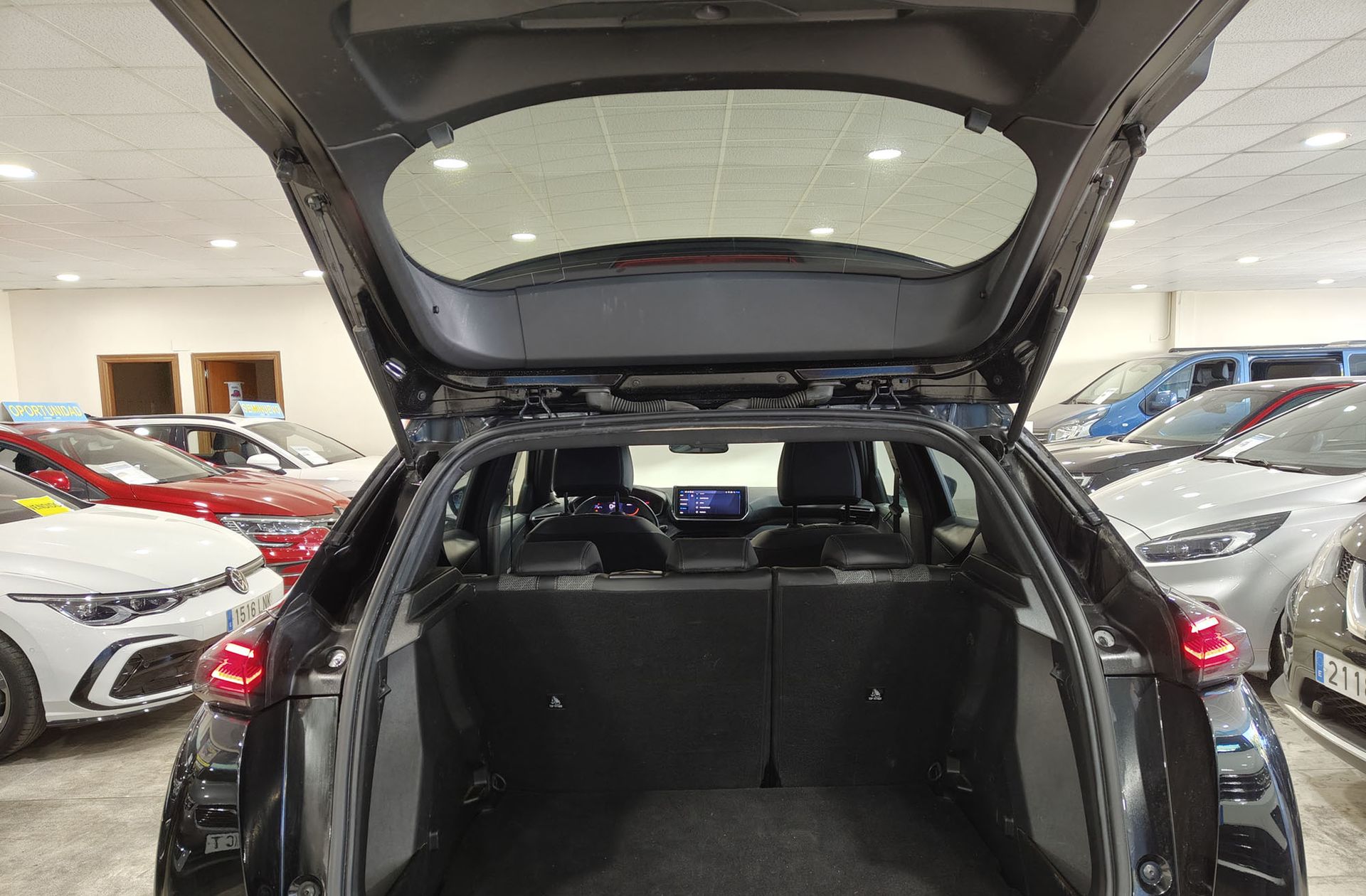 Peugeot 2008 Allure Hybrid eDCS6 - foto 17