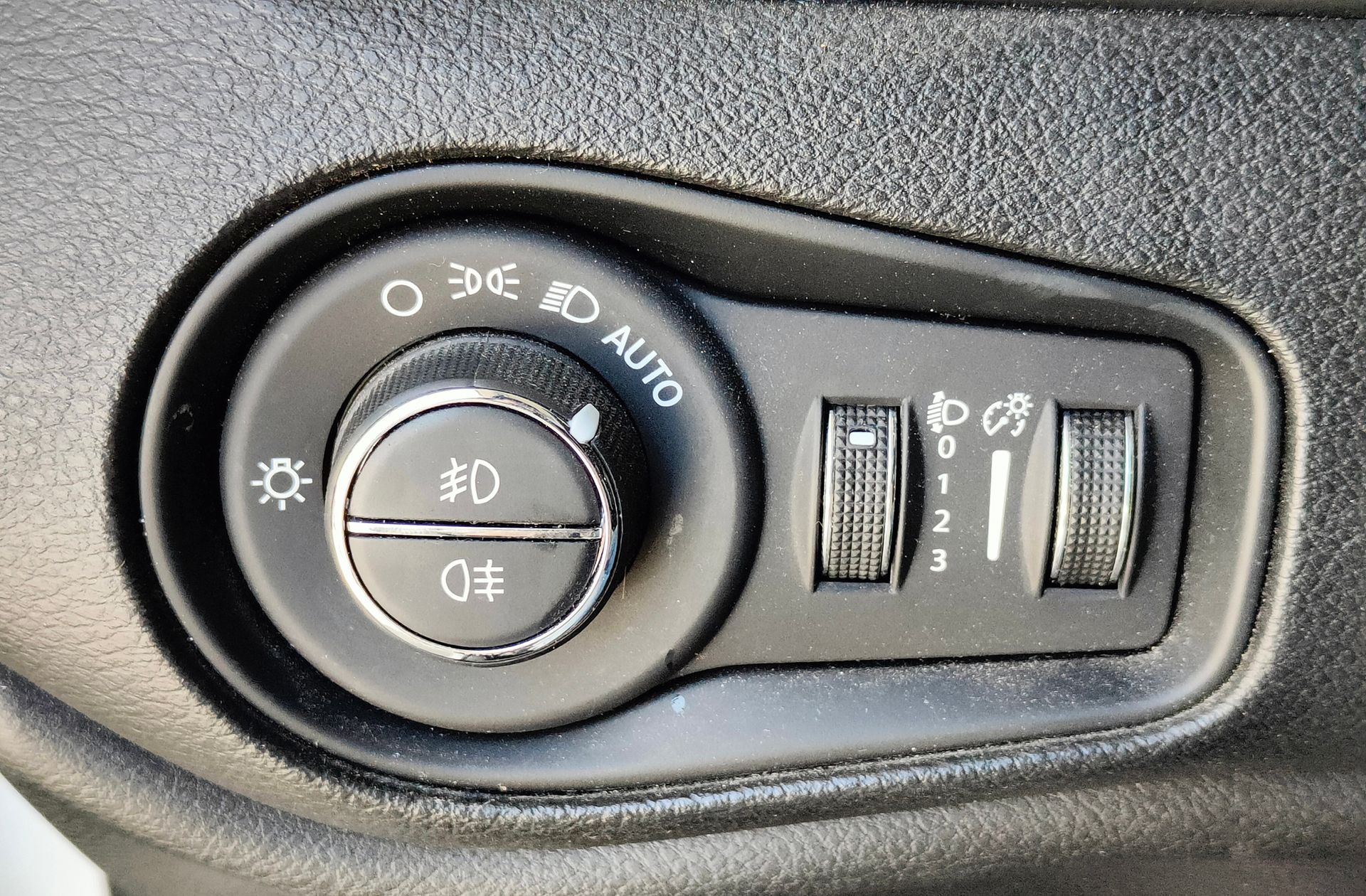 Jeep Renegade 1.6 MultiJet Limited 4x2 - foto 23