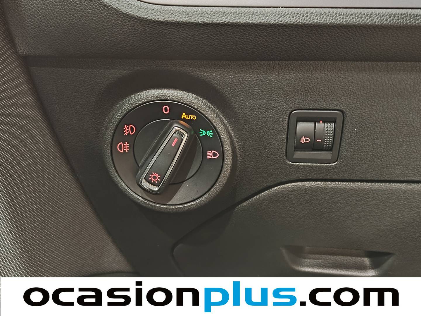 Extras y acabados del Seat León Seat León ST 1.6 TDI S&S Style (115 CV)