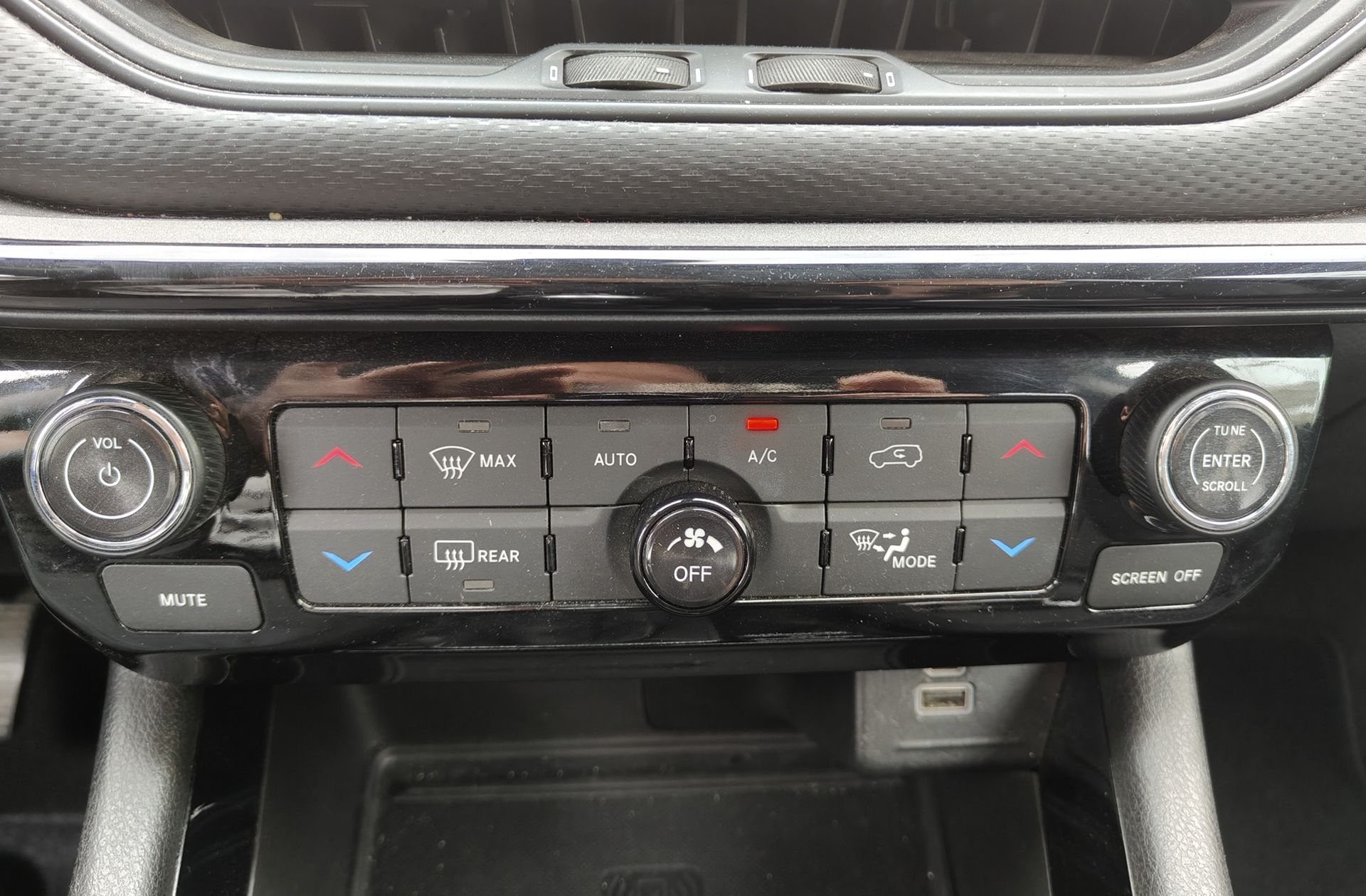 Jeep Compass 1.3 Gse Night Eagle FWD - foto 29