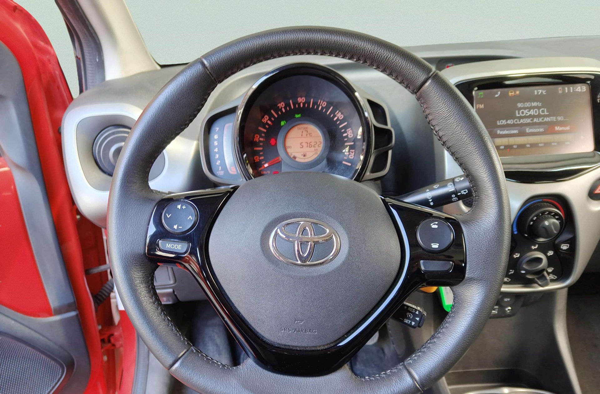 Toyota Aygo 1.0 70 x-play - foto 20