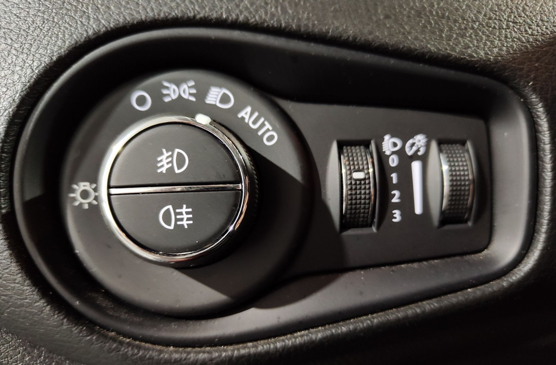 Jeep Renegade eHybrid 1.5 Limited ATX - foto 13