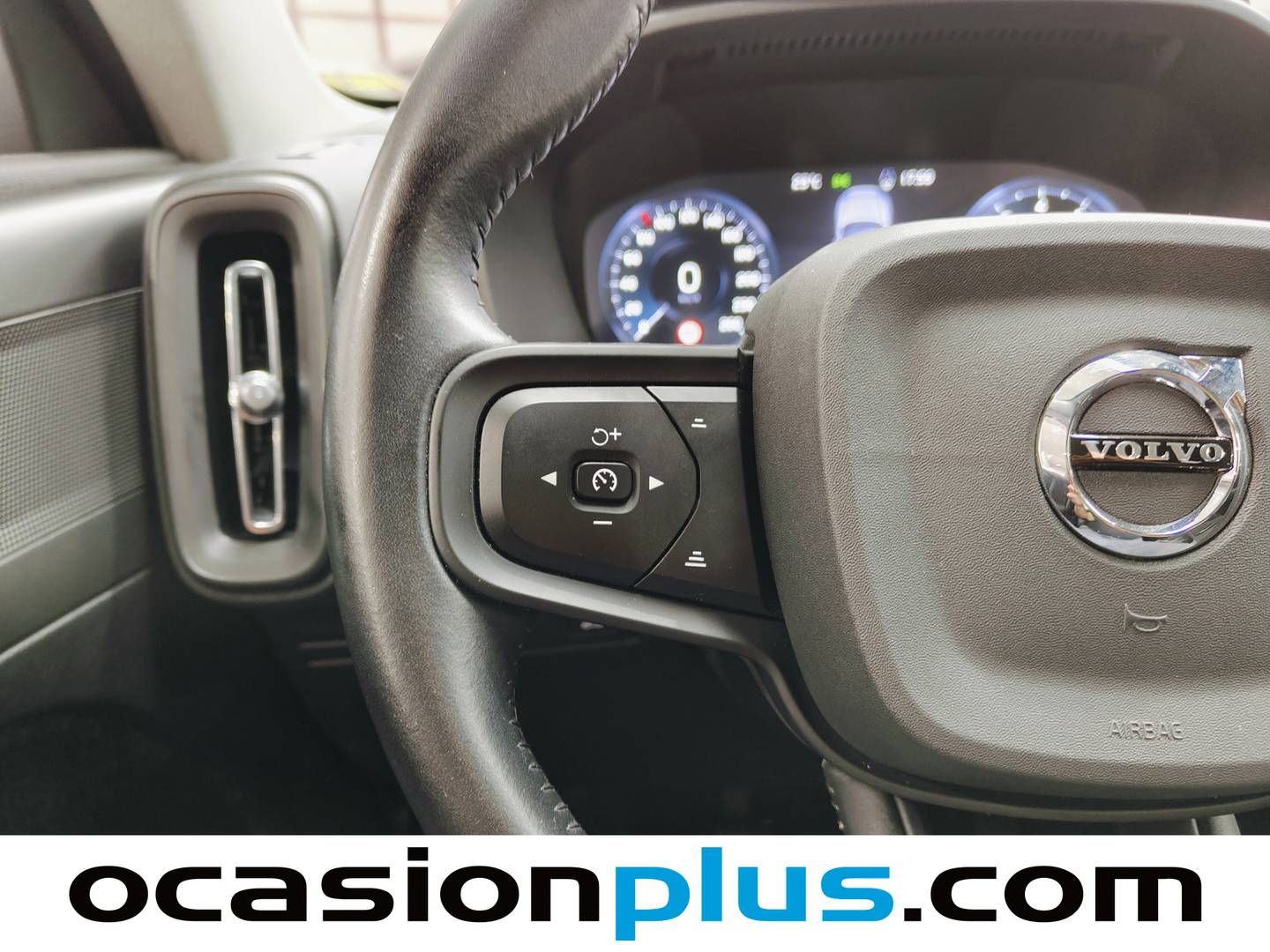 Volvo XC40 Volvo XC40 T2 Momentum Core (129 CV) 129cv