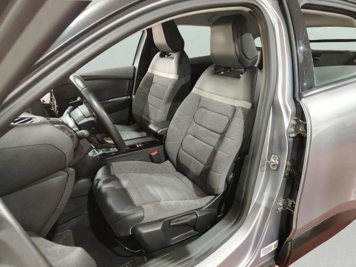 Foto Citroën C4 Citroen C4 PureTech 130 S&S 6v Feel Pack (130 CV)