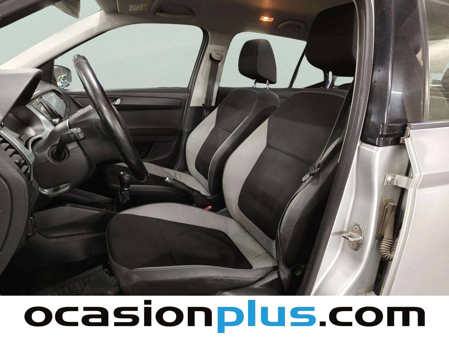 Foto asientos delanteros Skoda Fabia Skoda Fabia 1.0 MPI Ambition (75 CV)