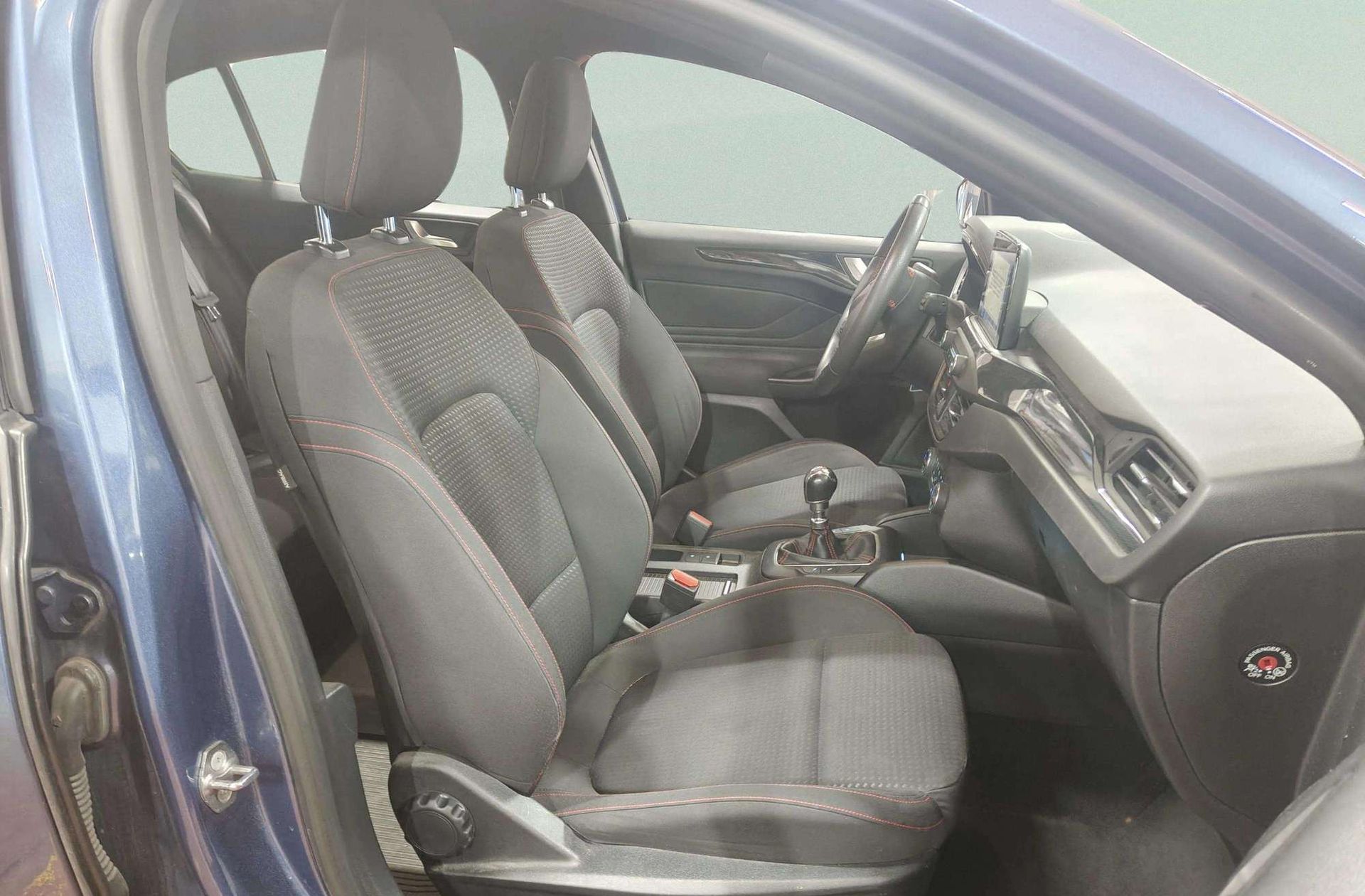 Ford Focus 1.0 EcoBoost ST-Line - foto 22
