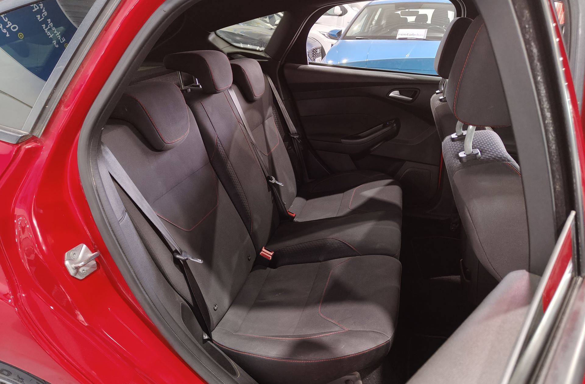 Ford Focus 1.0 EcoBoost ST-Line - foto 17