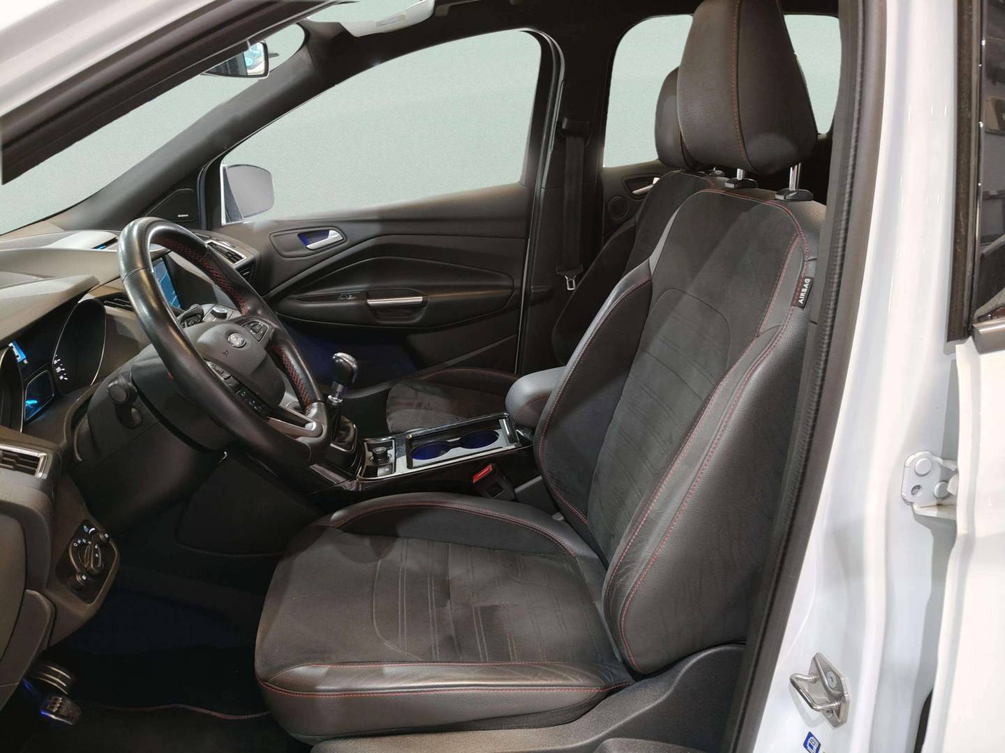 Foto asientos delanteros Ford Kuga Ford Kuga 2.0 TDCI ST-Line 4x2 (150 CV)