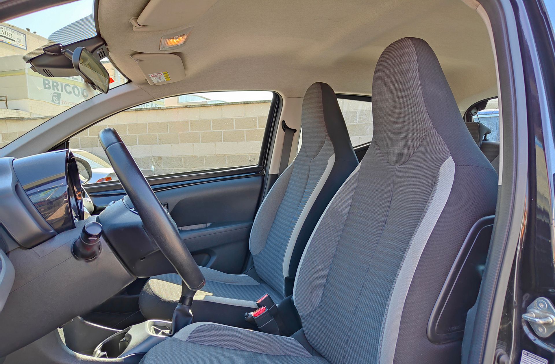 Toyota Aygo 1.0 70 X-Play - foto 10