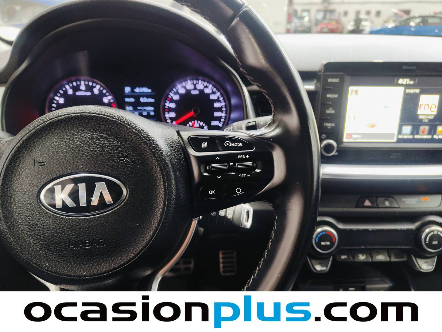 Foto KIA Stonic Kia Stonic 1.0 T-GDi Black Edition DCT (120 CV)