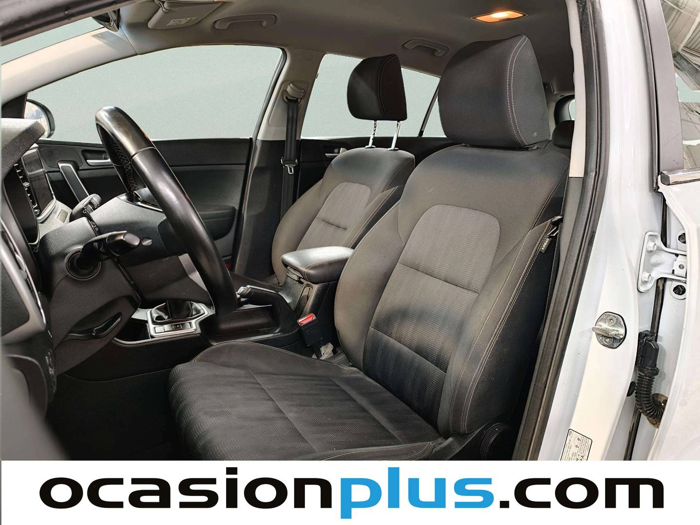 Foto asientos delanteros KIA Sportage Kia Sportage 1.6 MHEV Business 4x4 (136 CV)
