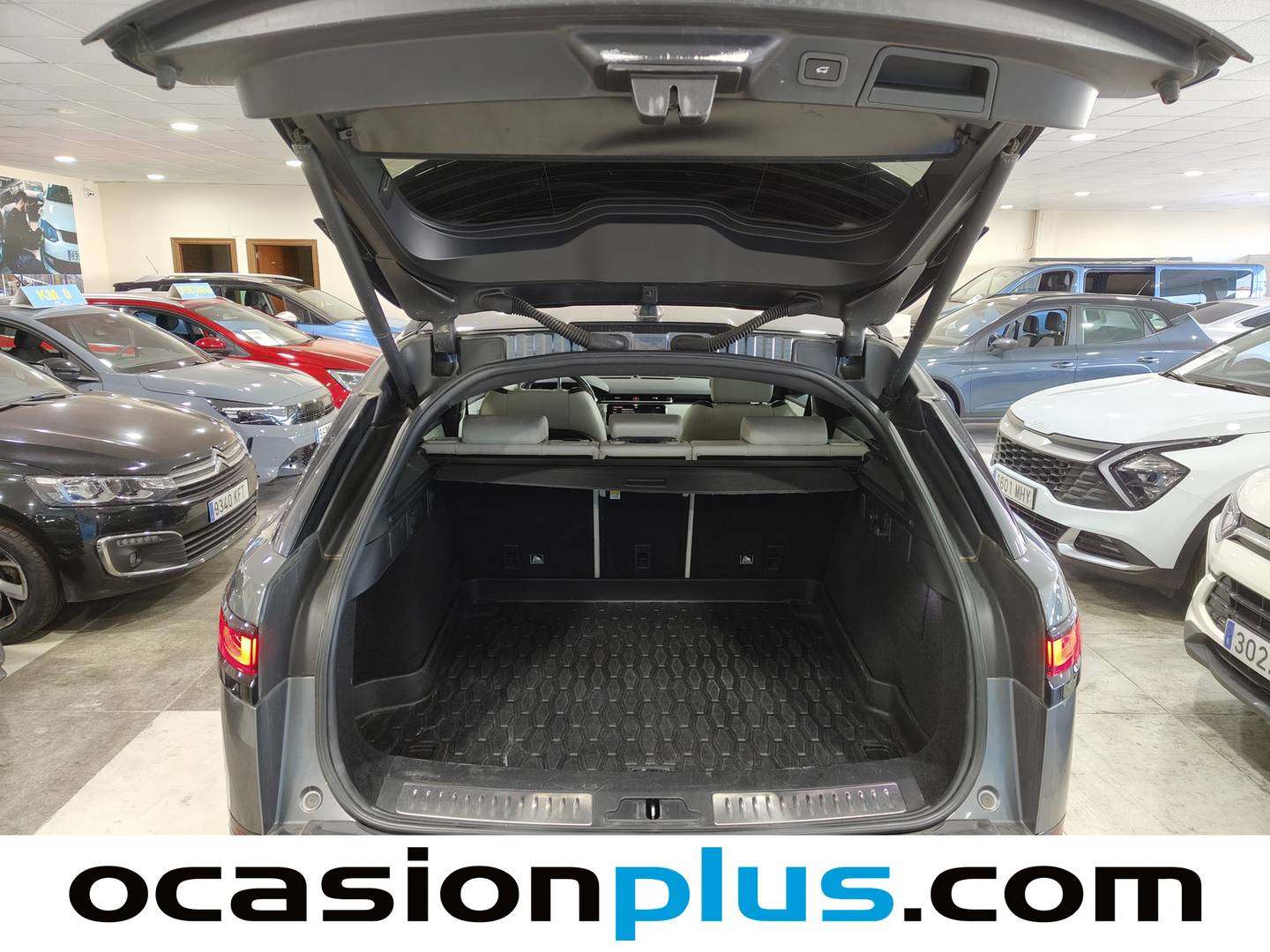 Fotos maletero Land Rover Range Rover Velar Land Rover Range Rover Velar P250 R-Dynamic SE 4WD Auto (250 CV)