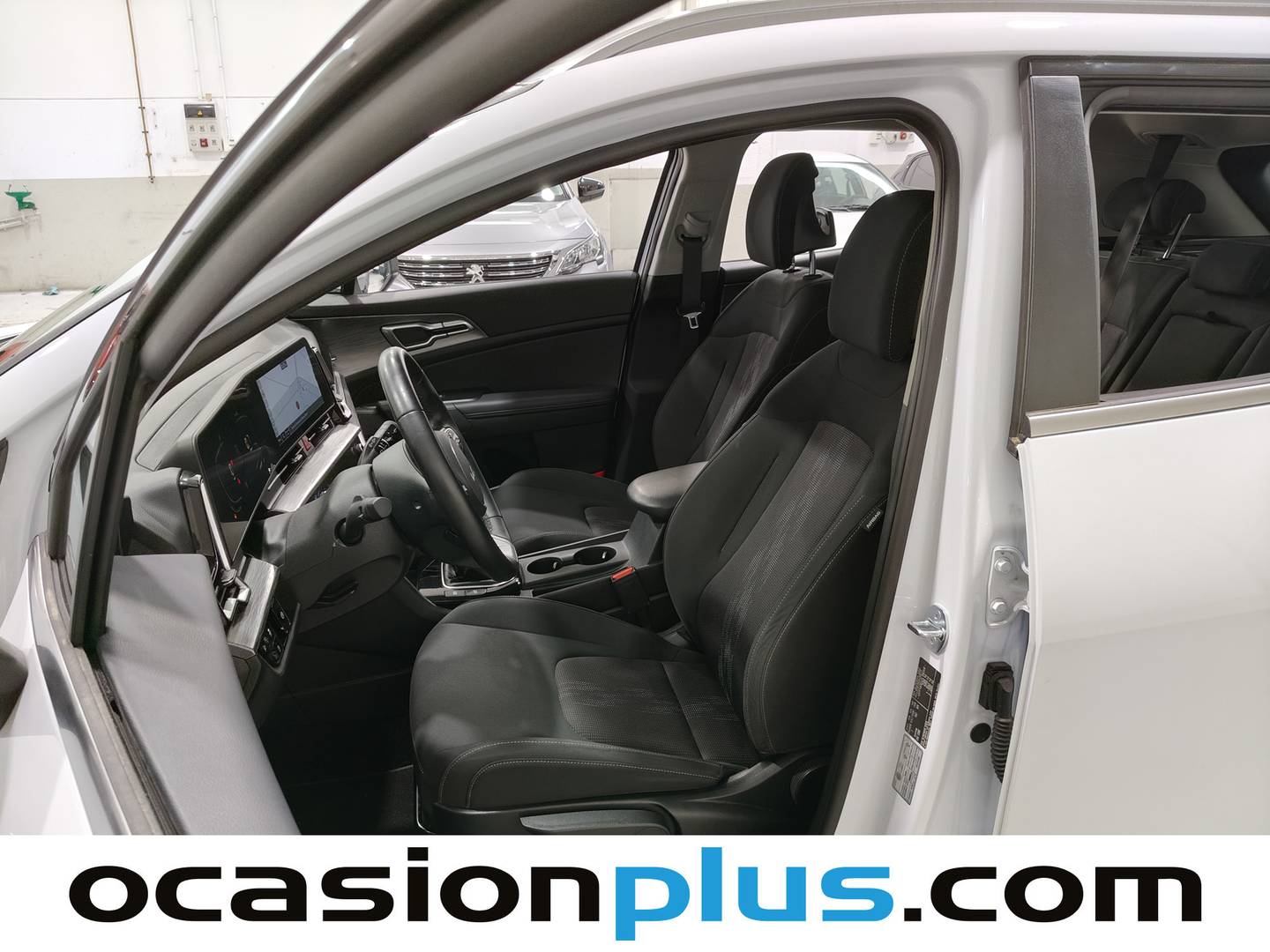 Foto asientos delanteros KIA Sportage KIA Sportage 1.6 T-GDi MHEV Drive 4x2 (150 CV)