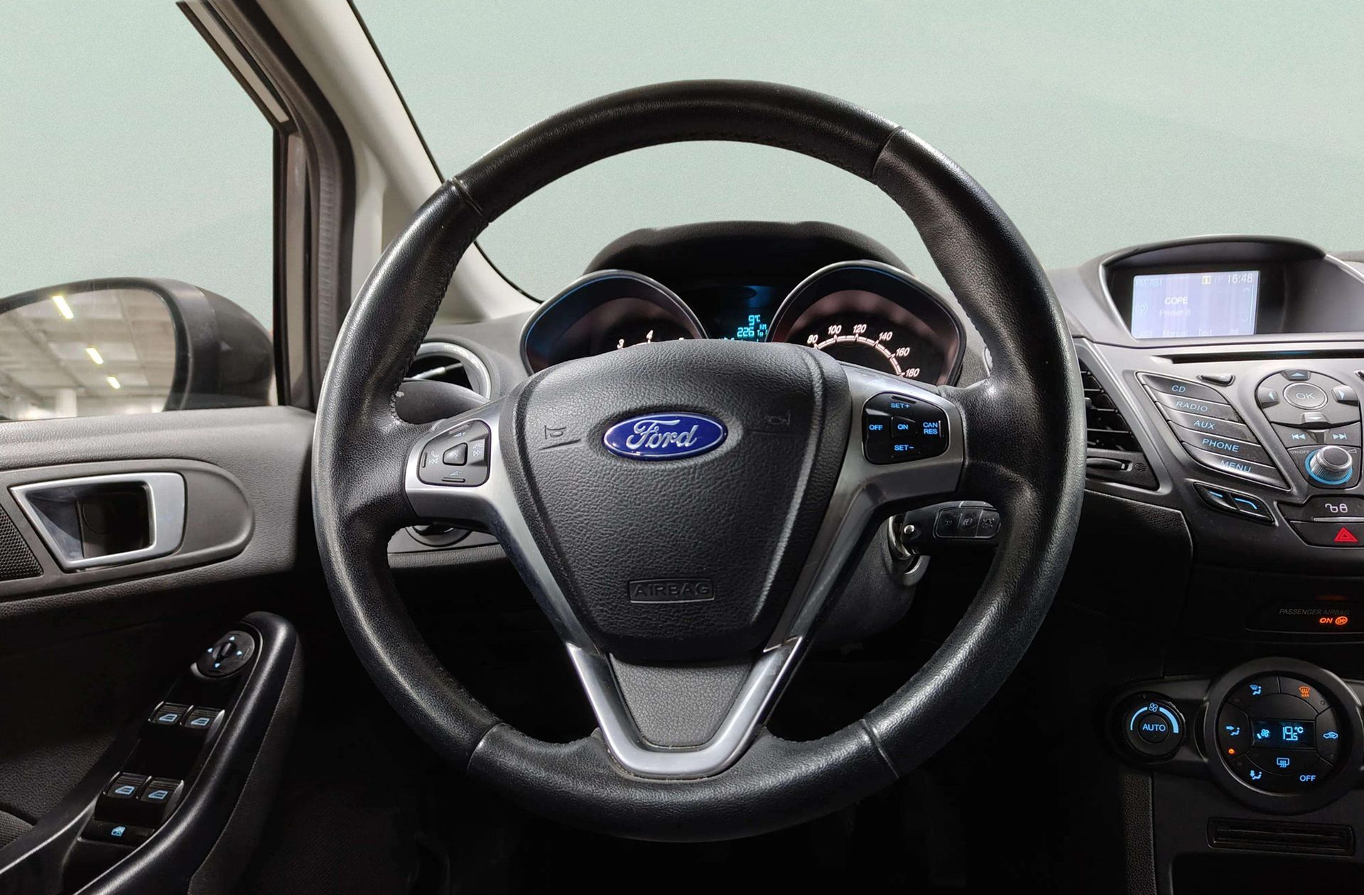 Ford Fiesta 1.0 EcoBoost Trend - foto 17