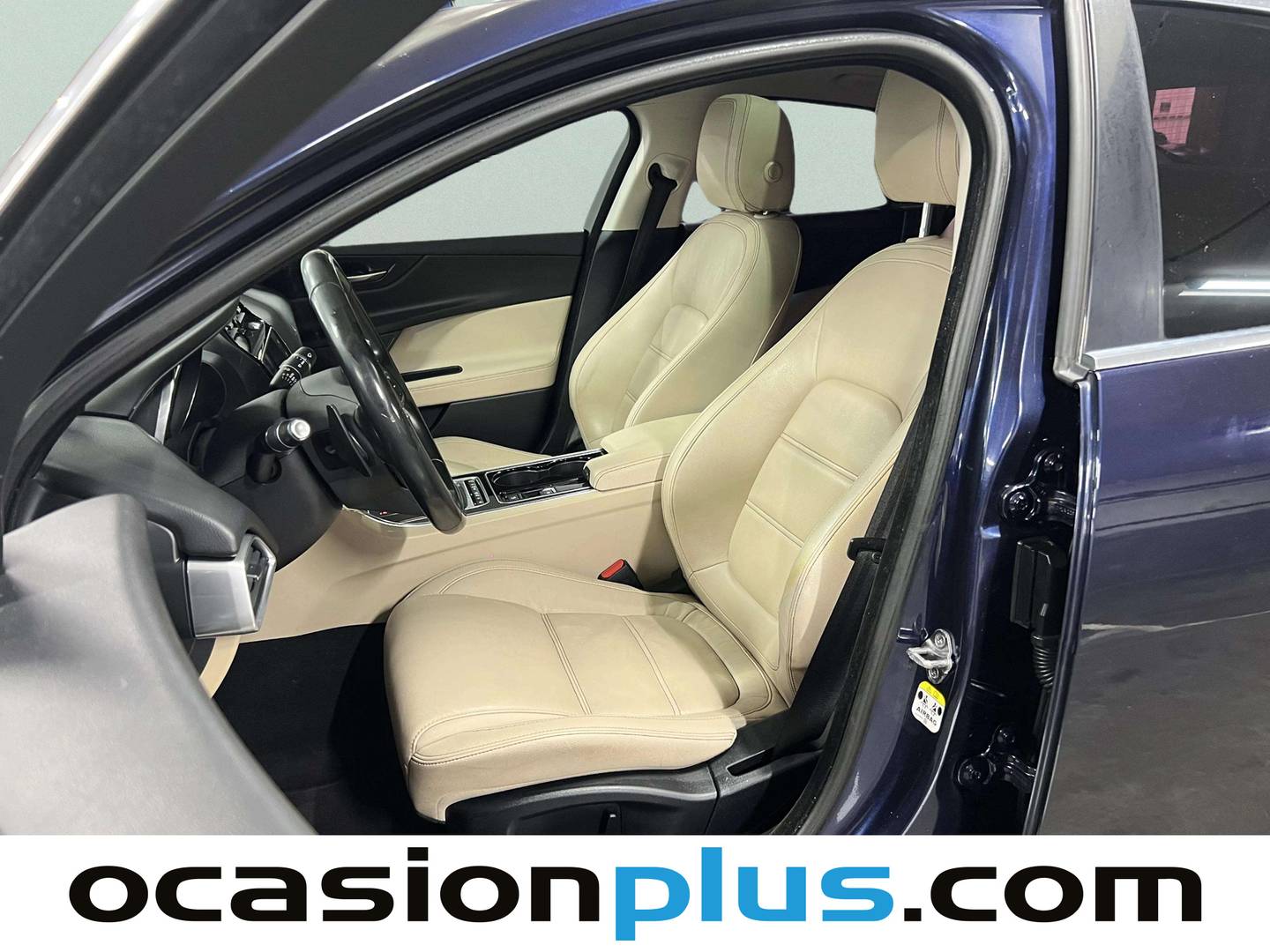 Foto asientos delanteros Jaguar XE Jaguar XE 2.0 Diesel Portfolio RWD Auto (180 CV)