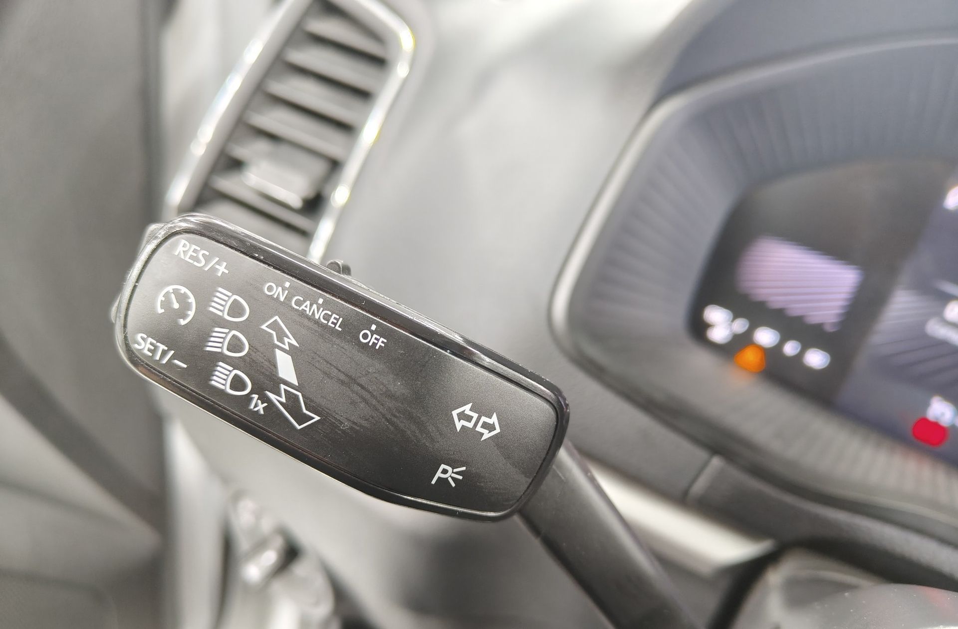 Škoda Karoq 2.0 TDI Selection - foto 27