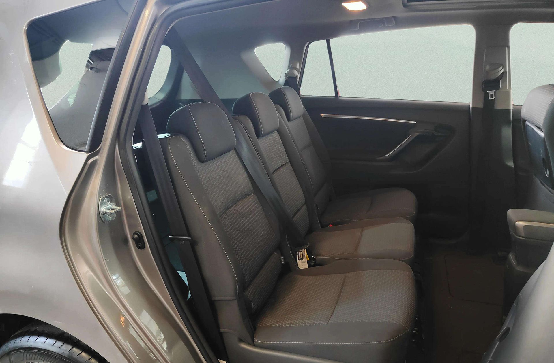 Toyota Verso 115D Advance - foto 17
