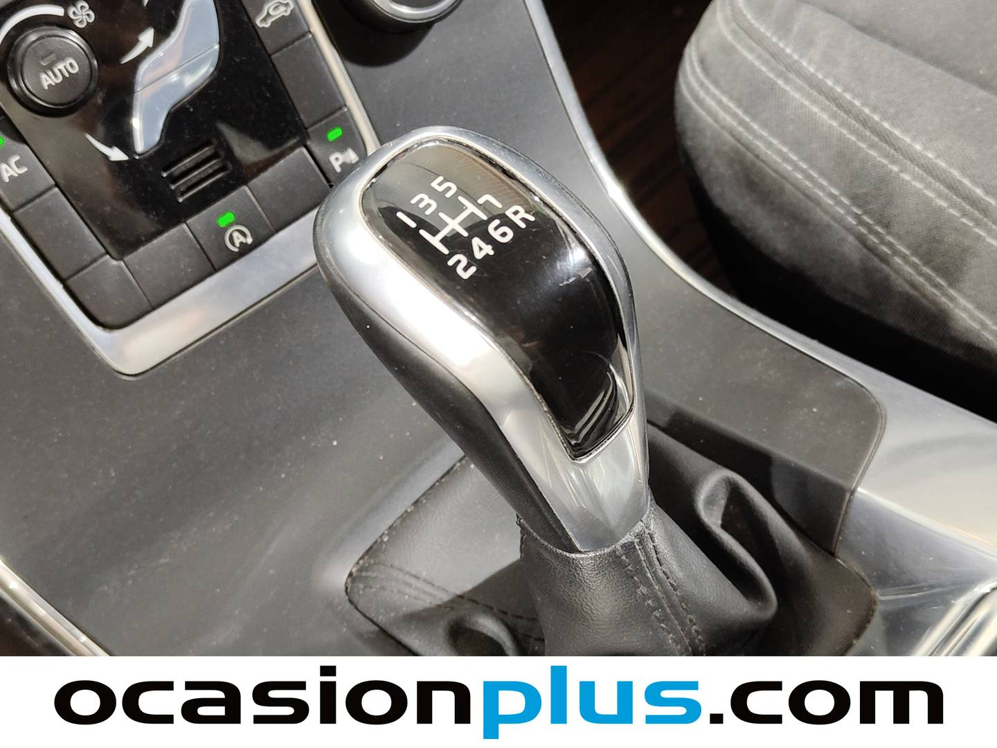 Foto Volvo V60 Cross Country Volvo V60 Cross Country D3 Kinetic (150 CV)