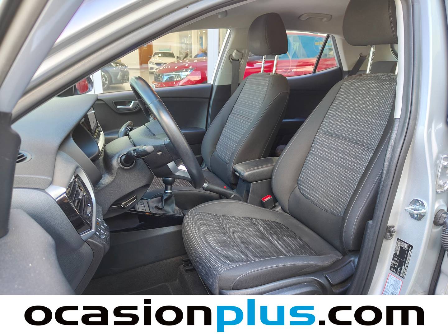 Foto asientos delanteros KIA Stonic Kia Stonic 1.2 DPi Drive (84 CV)