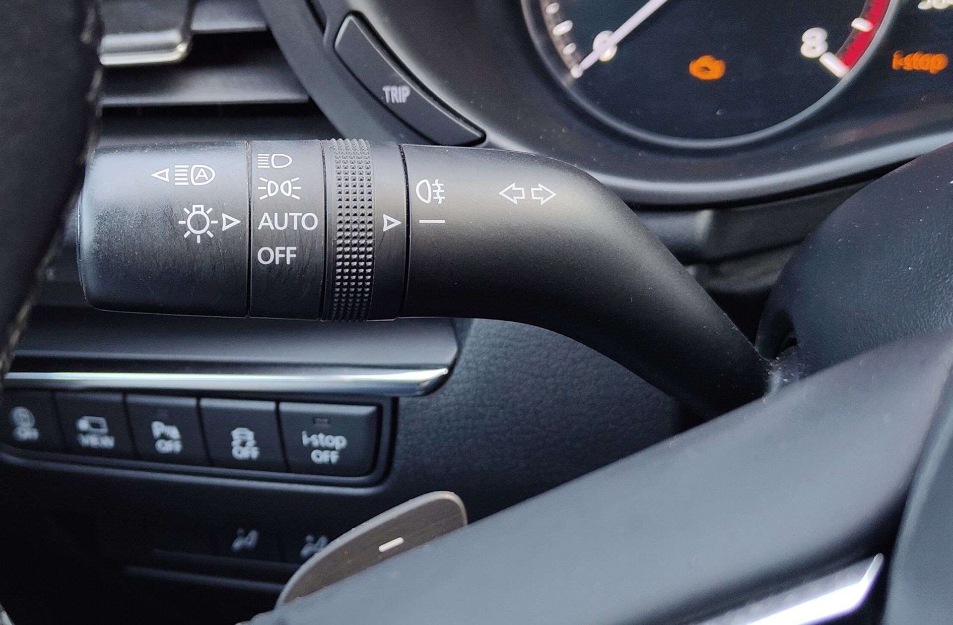 Mazda3 2.0 e-Skyactiv-X Zenith Safety Black - foto 29