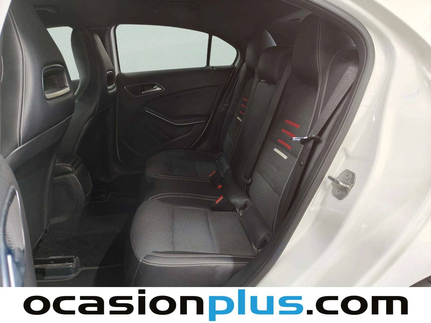 Foto asientos traseros Mercedes Clase A Mercedes Clase A 200 d (136 CV) Pack AMG