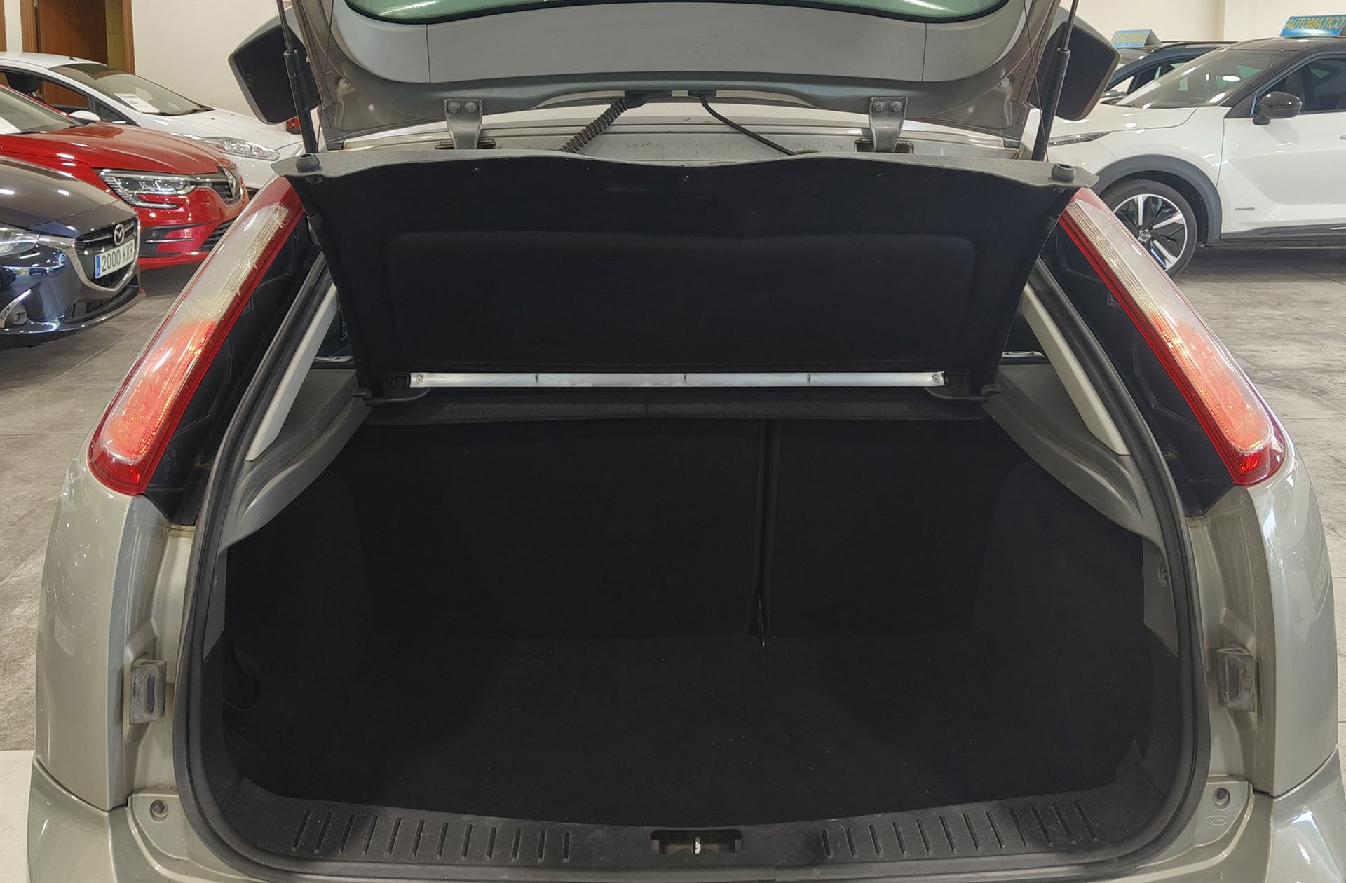 Ford Focus 1.6 TDCi Trend - foto 13