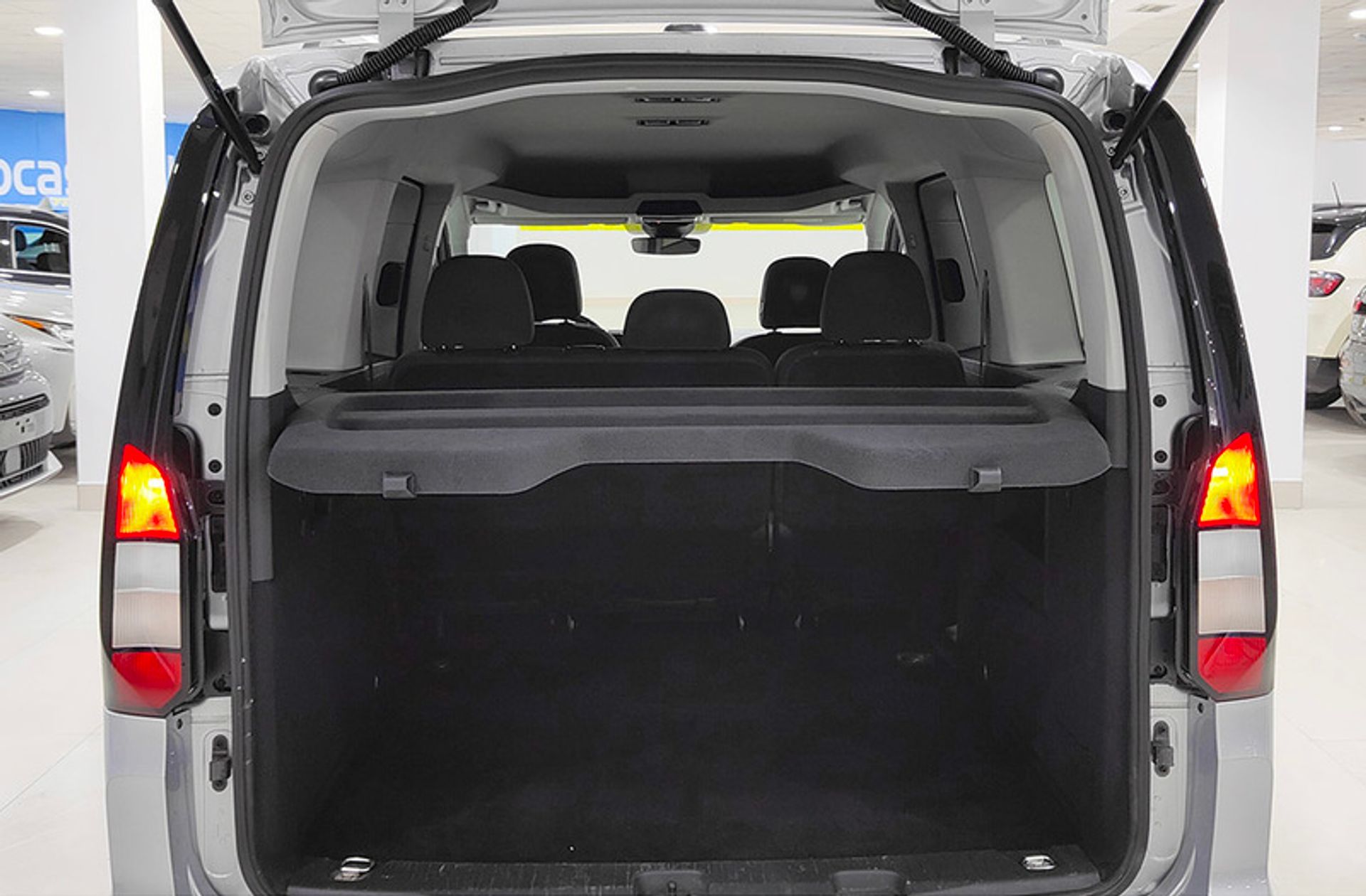 Ford Grand Tourneo Connect 2.0 EcoBlue Titanium - foto 18