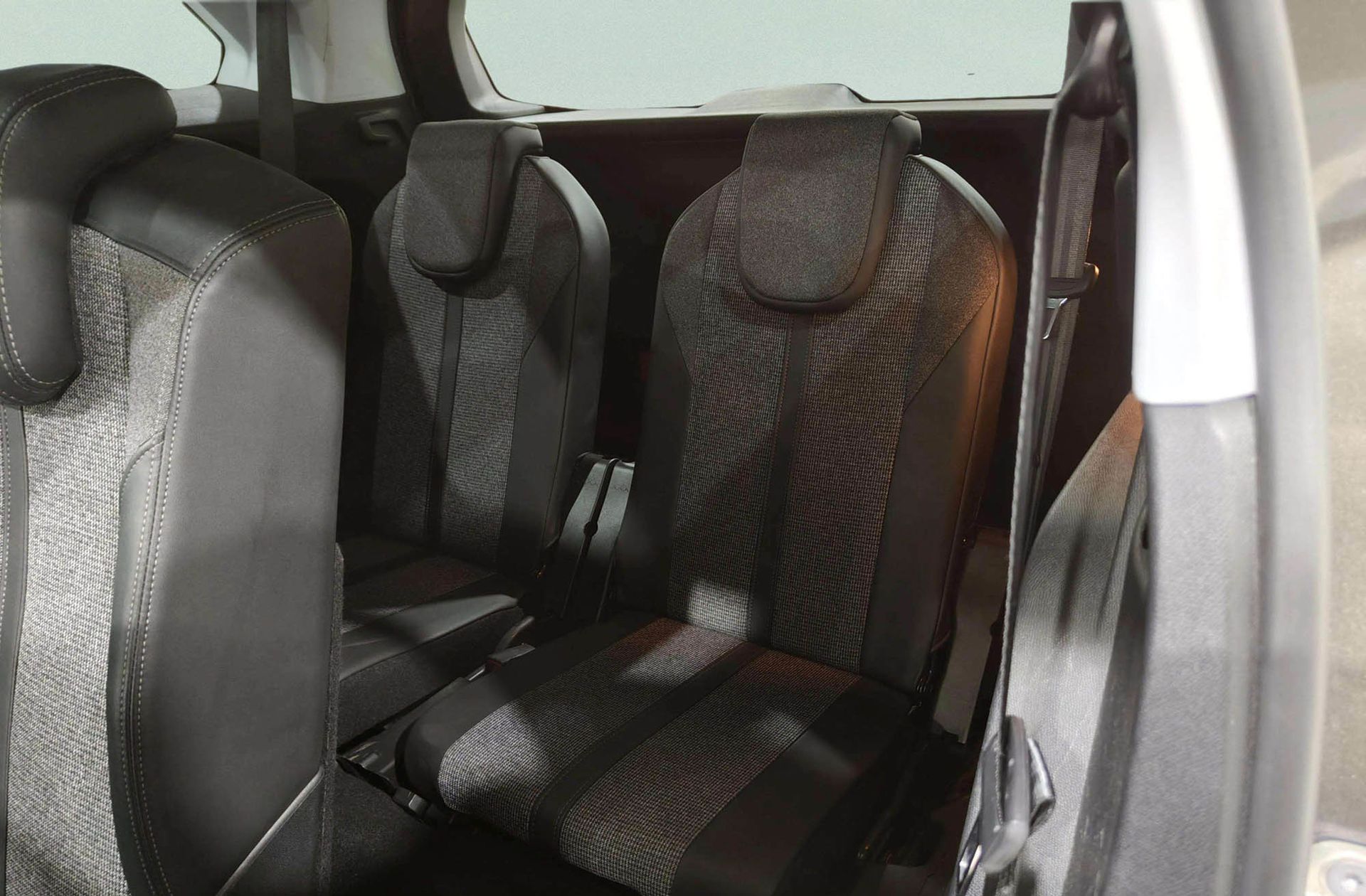 Peugeot 5008 BlueHDi 130 Allure EAT8 7 plazas - foto 7