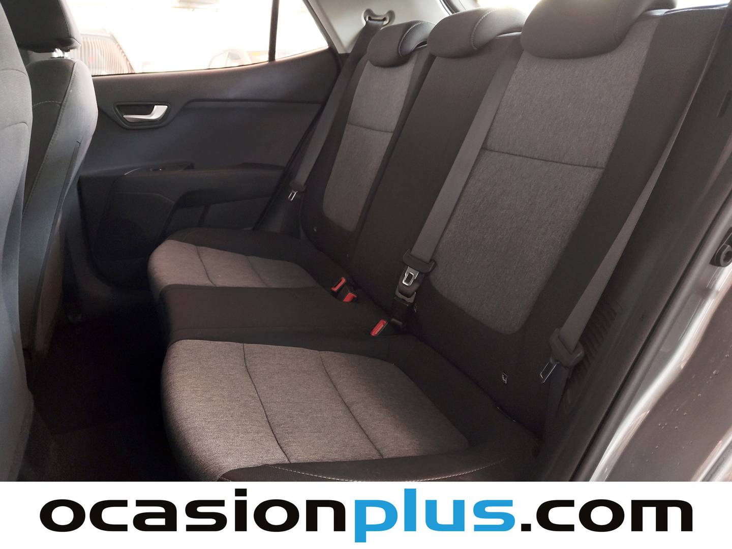 Foto asientos traseros KIA Stonic KIA Stonic 1.0 T-GDi MHEV MT Concept (100 CV)
