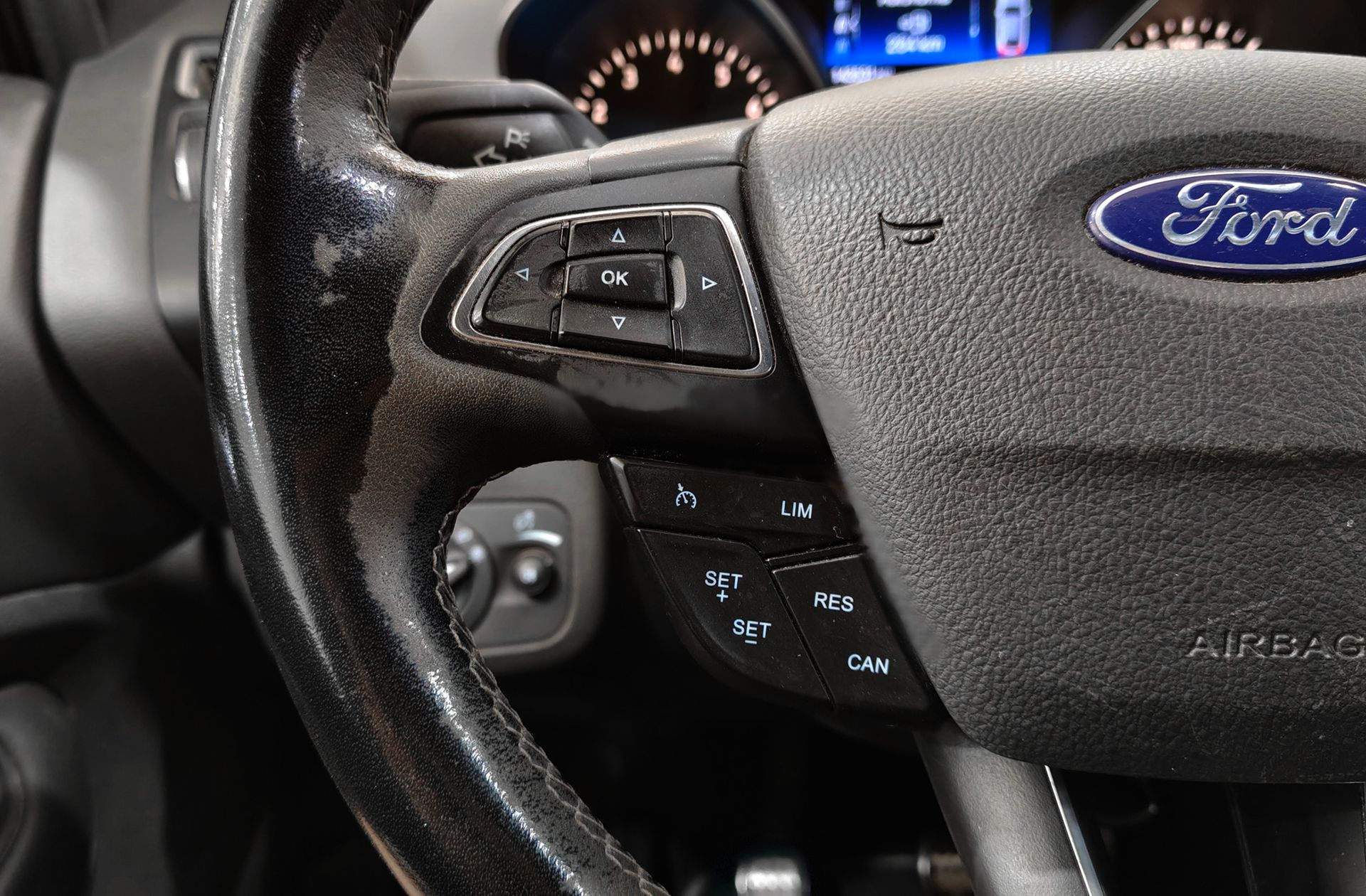 Ford Kuga 1.5 EcoBoost ST-Line 4x2 - foto 31