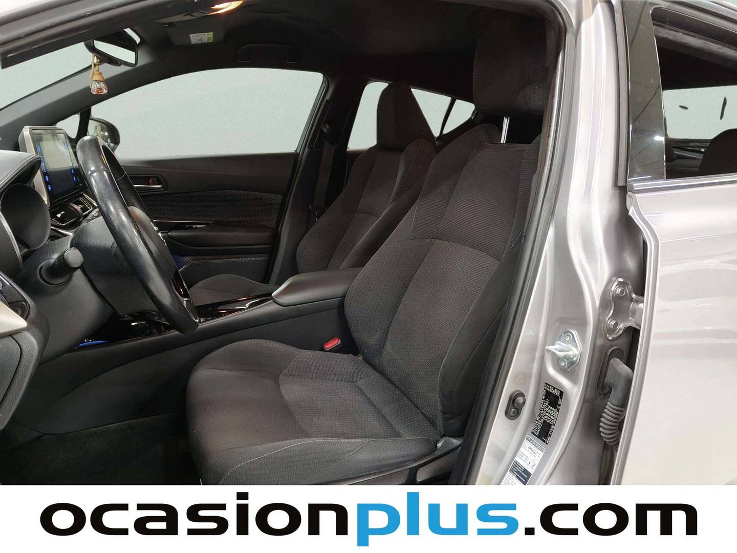 Foto Toyota C-HR Toyota C-HR 1.8 125H Advance (122 CV)