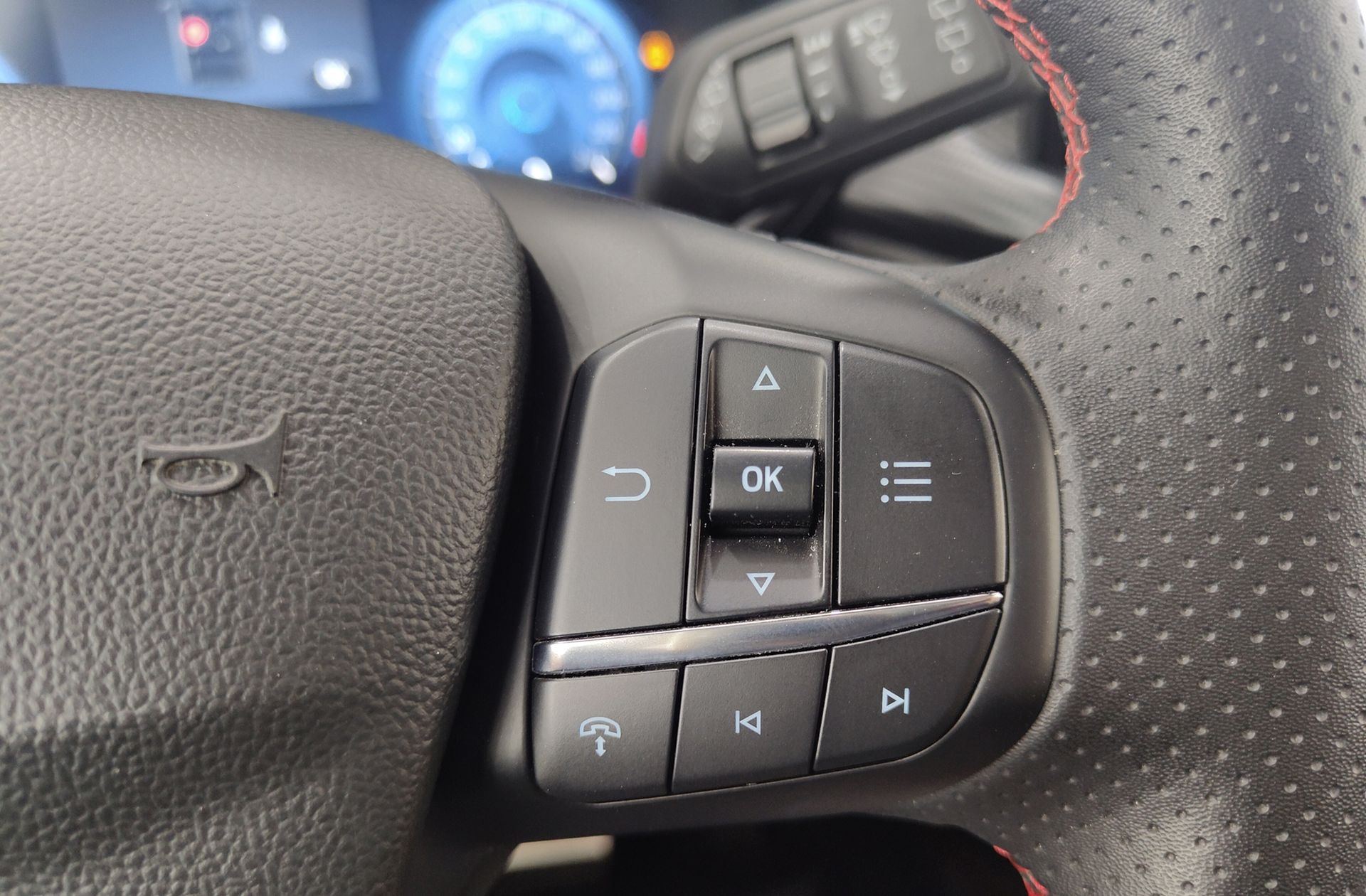 Ford Kuga 2.5 Duratec PHEV ST-Line X - foto 31