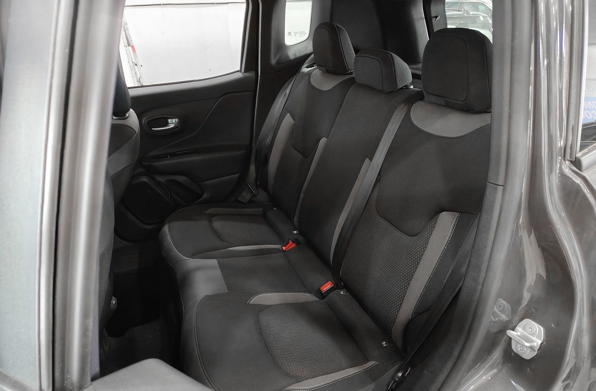 Jeep Renegade eHybrid 1.5 Limited ATX - foto 10