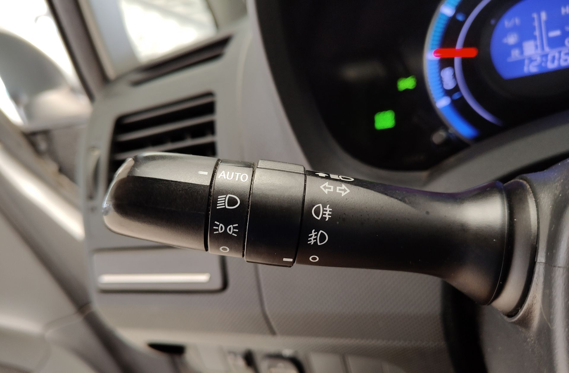 Toyota Auris 1.8 Hybrid Advance - foto 19