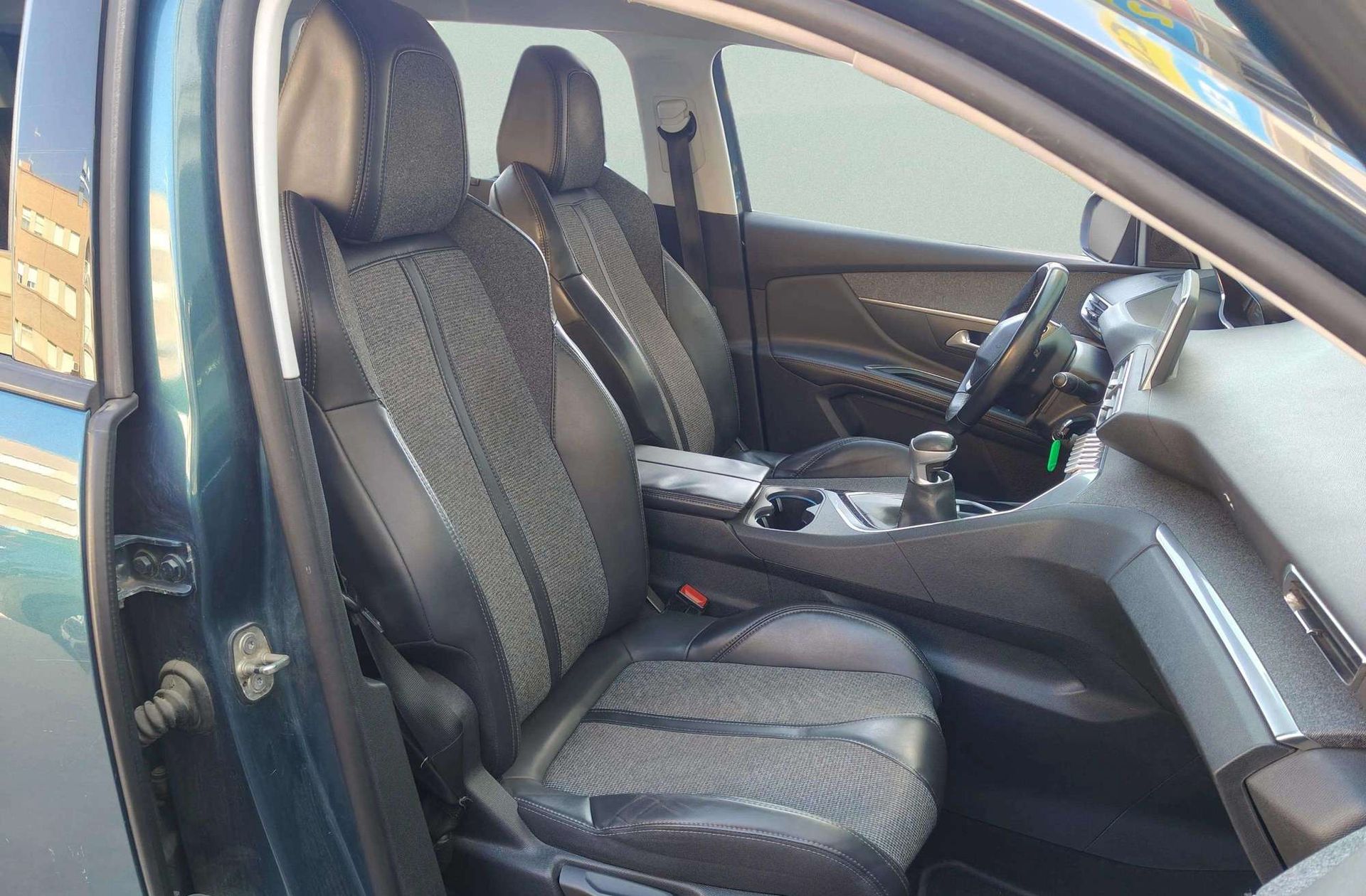 Peugeot 5008 BlueHDi 120 Allure - foto 19
