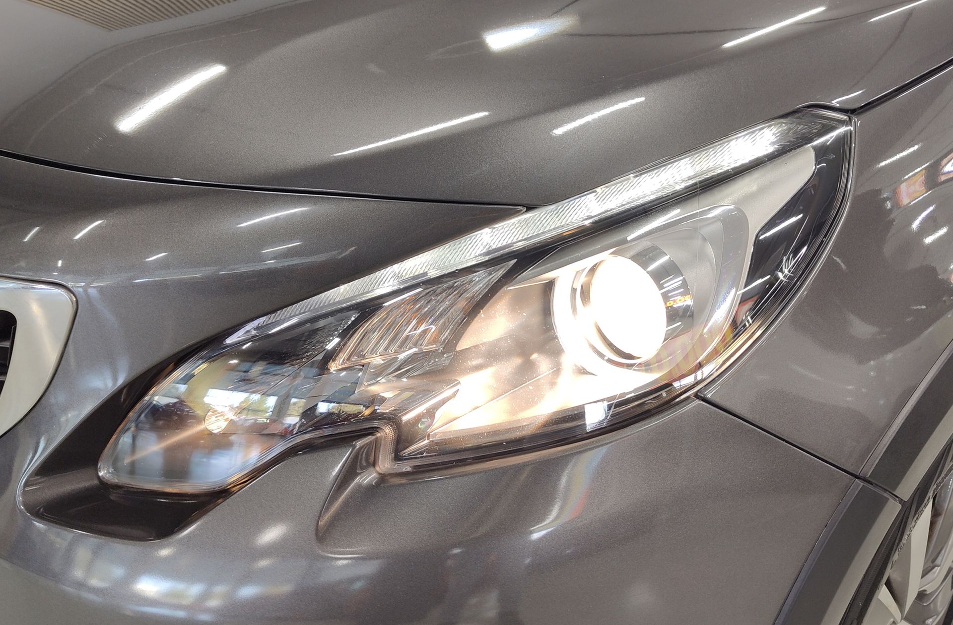 Peugeot 2008 BlueHDi 100 Allure - foto 14
