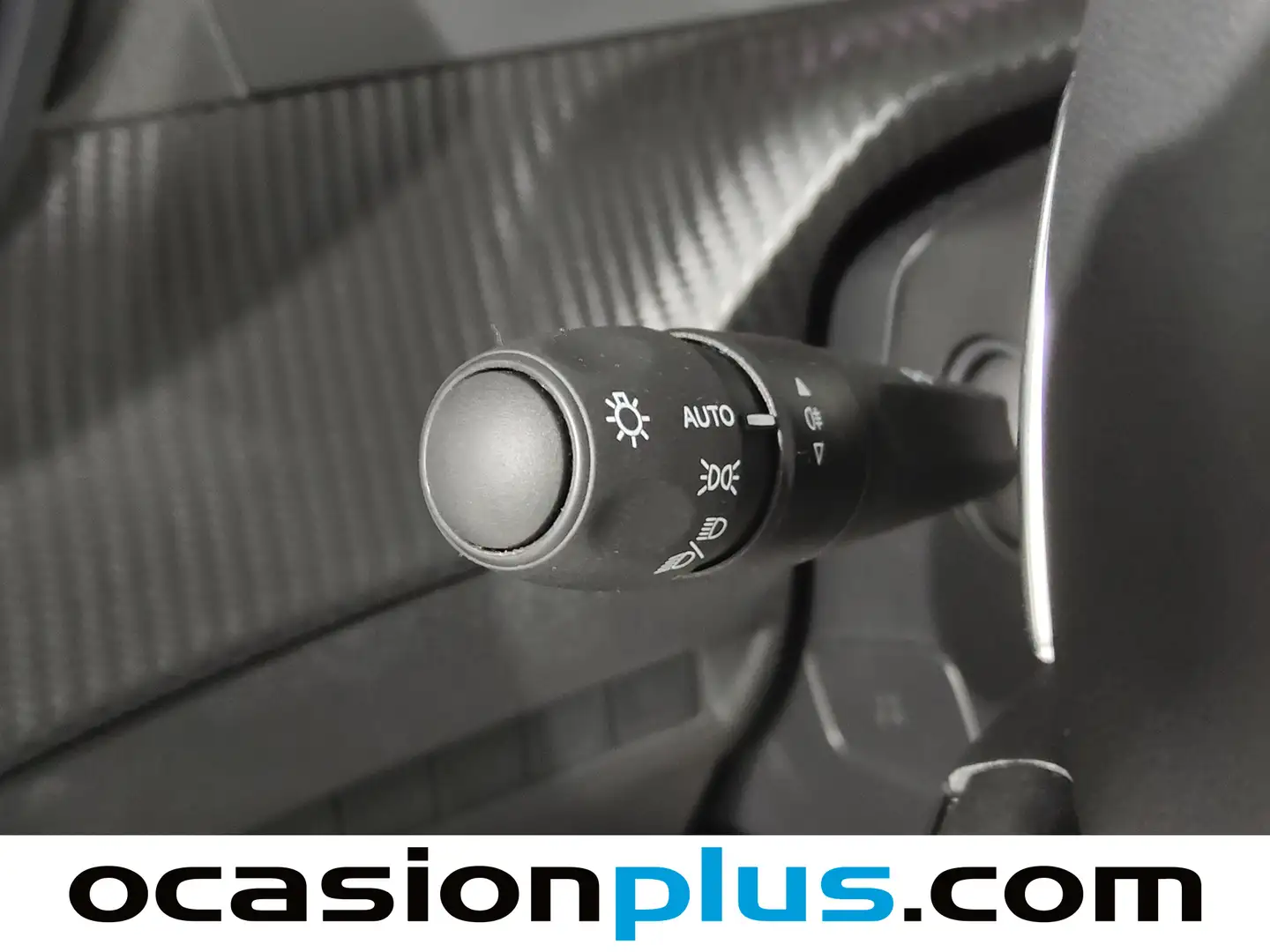 Foto Peugeot 2008 Peugeot 2008 Allure Hybrid eDCS6 (136 CV)