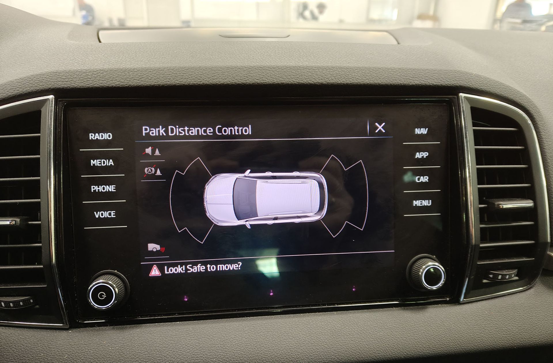 Škoda Karoq 2.0 TDI Selection - foto 9