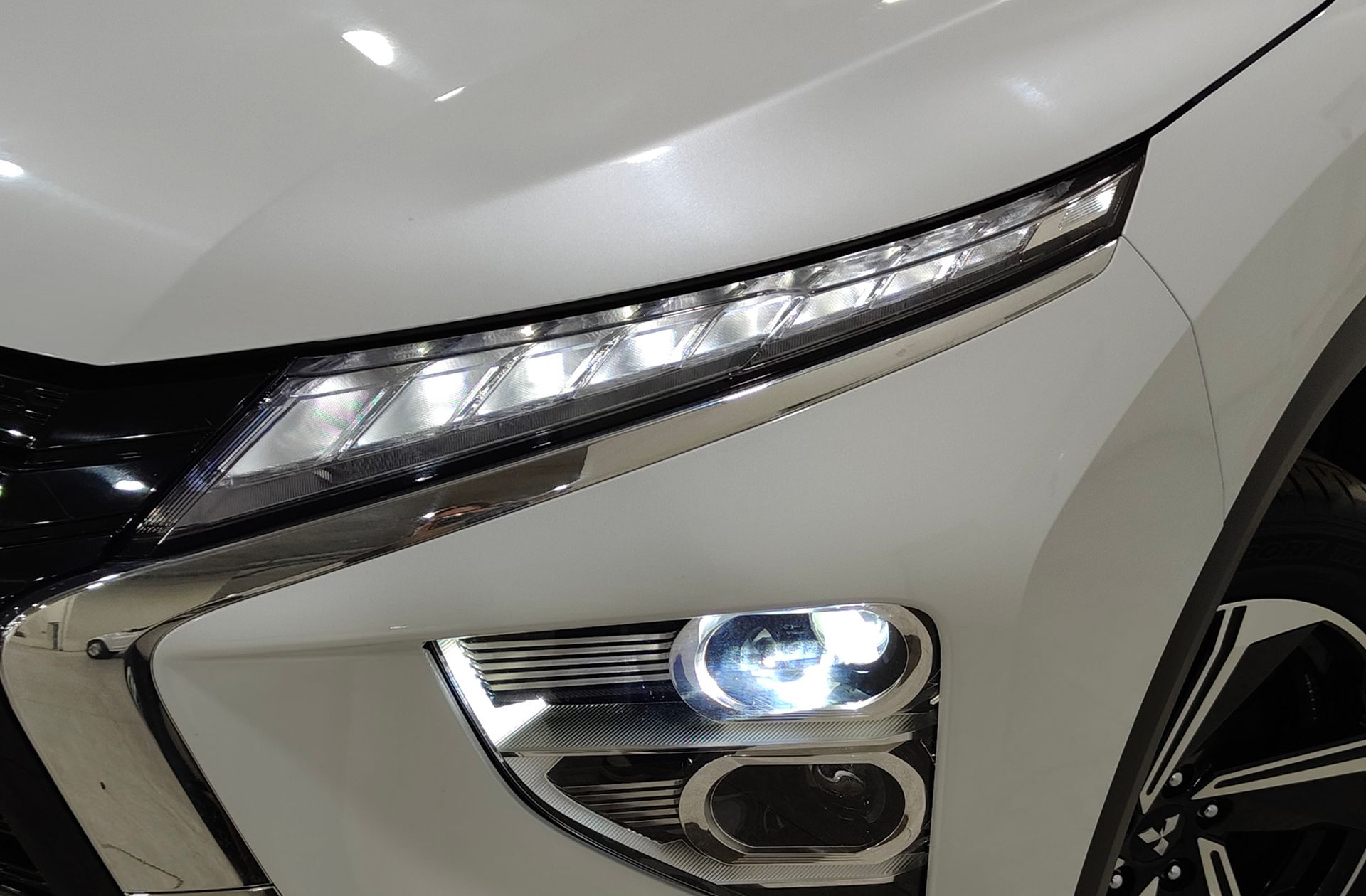 Mitsubishi Eclipse Cross 2.4 PHEV Kaiteki 4WD - foto 17