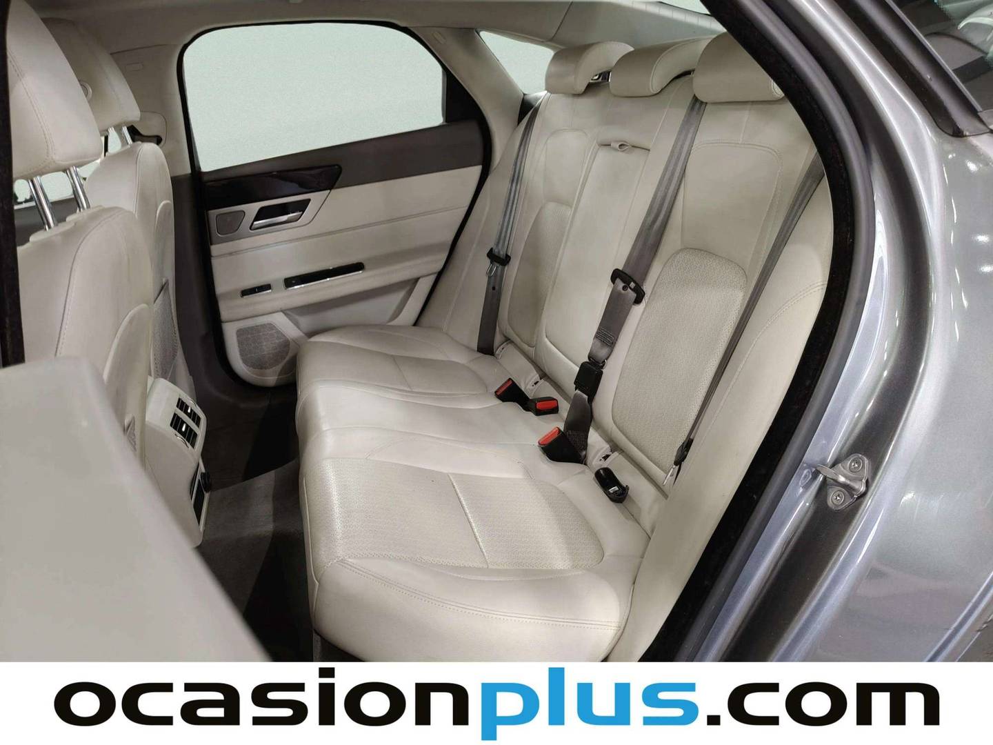 Foto asientos traseros Jaguar XF Jaguar XF 2.0 D Prestige Auto (180 CV)