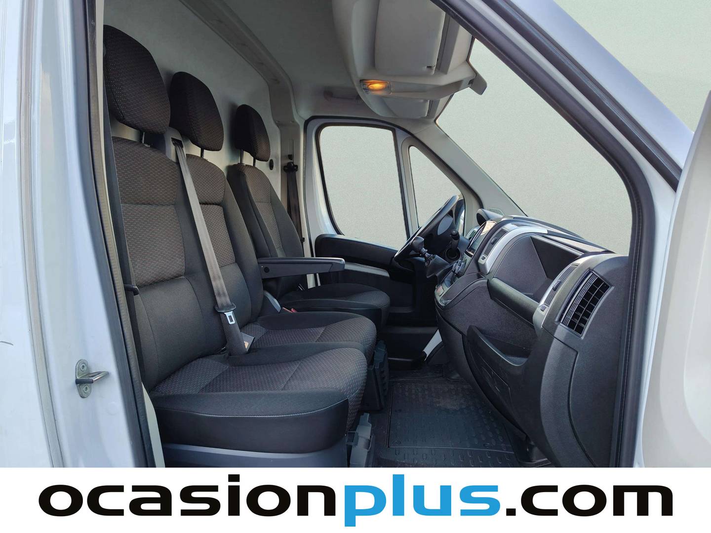 Foto Peugeot Boxer Peugeot Boxer Furgon BlueHDi 140 S&S 335 L3H2 (140 CV)