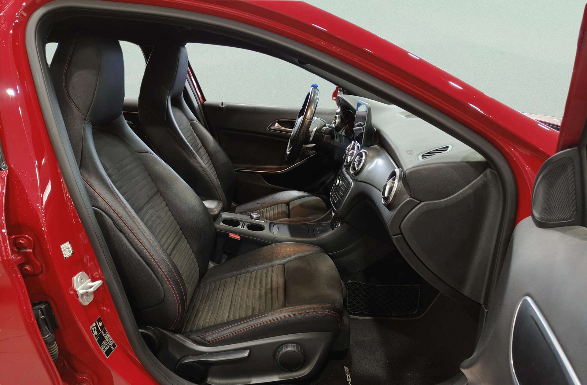Mercedes-Benz GLA 220 d AMG Line 4Matic - foto 19